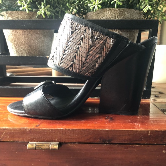 Sandals - Picture 6 of 9